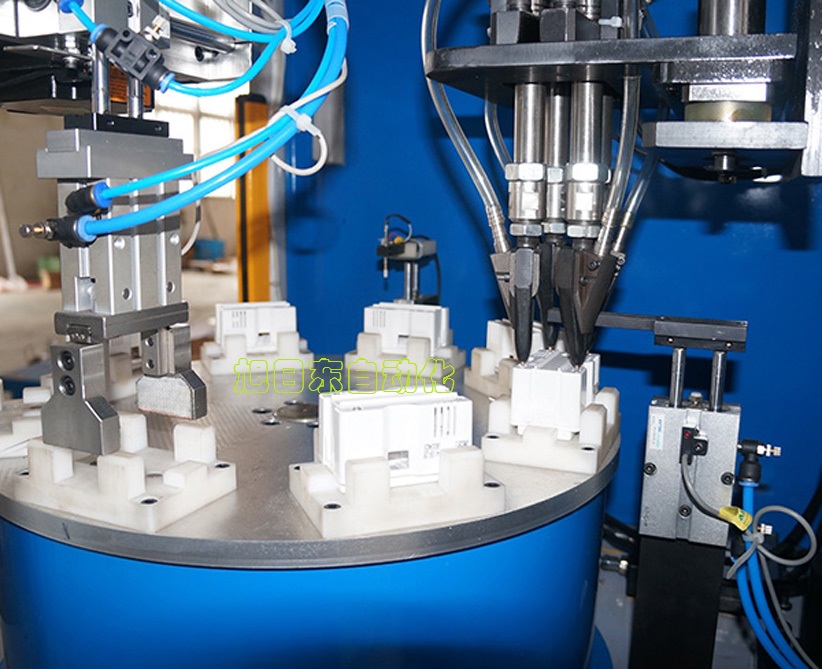 開關(guān)自動裝配機(jī)